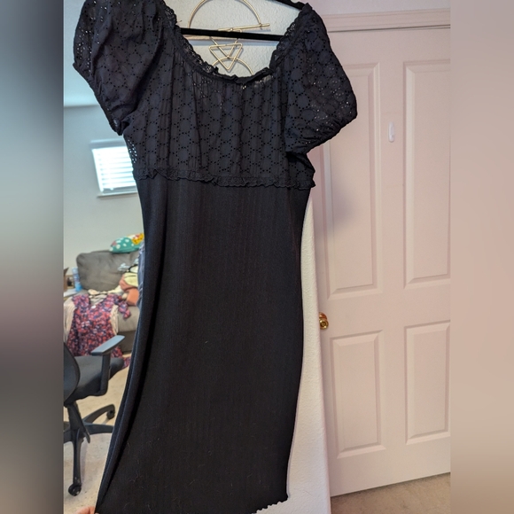 Betsy Johnson Rib Knit Midi Dress - Picture 3 of 3